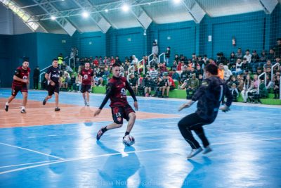 Reinauguração do Ginásio Santa Tereza coloca o bairro no circuito dos eventos esportivos em Colombo Reinauguração do Ginásio Santa Tereza coloca o bairro no circuito dos eventos esportivos em Colombo