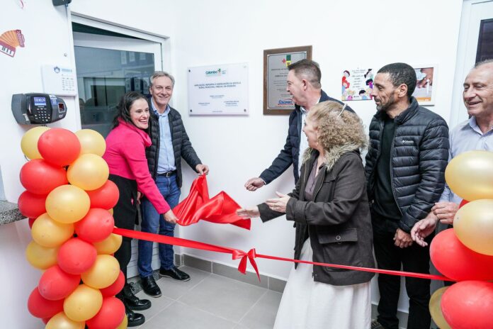 escola-rural-municipal-imbuial-da-roseira-e-entregue-totalmente-reformada