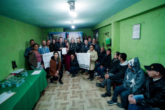 colombo-avanca:-prefeito-helder-lazarotto-assina-ordem-de-servico-para-pavimentacao