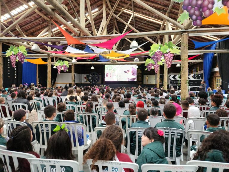 festival-infancia-feliz-comeca-trazendo-muita-alegria-para-alunos-de-escolas-municipais