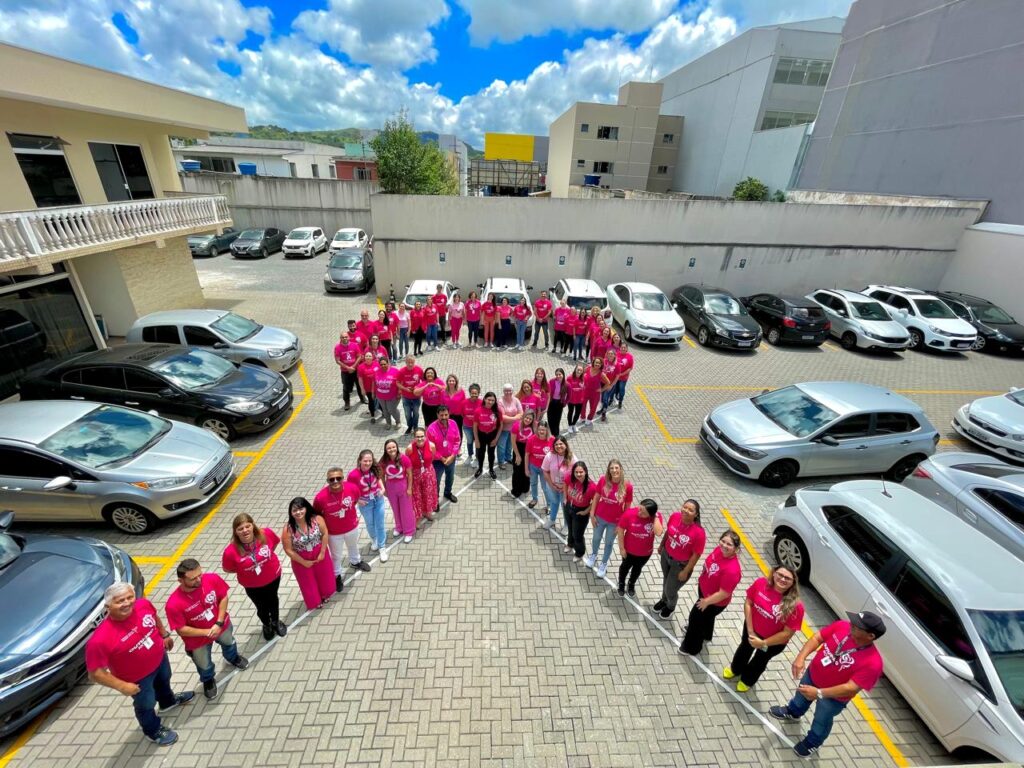 colombo-encerra-outubro-rosa-com-atendimento-a-45-mil-mulheres