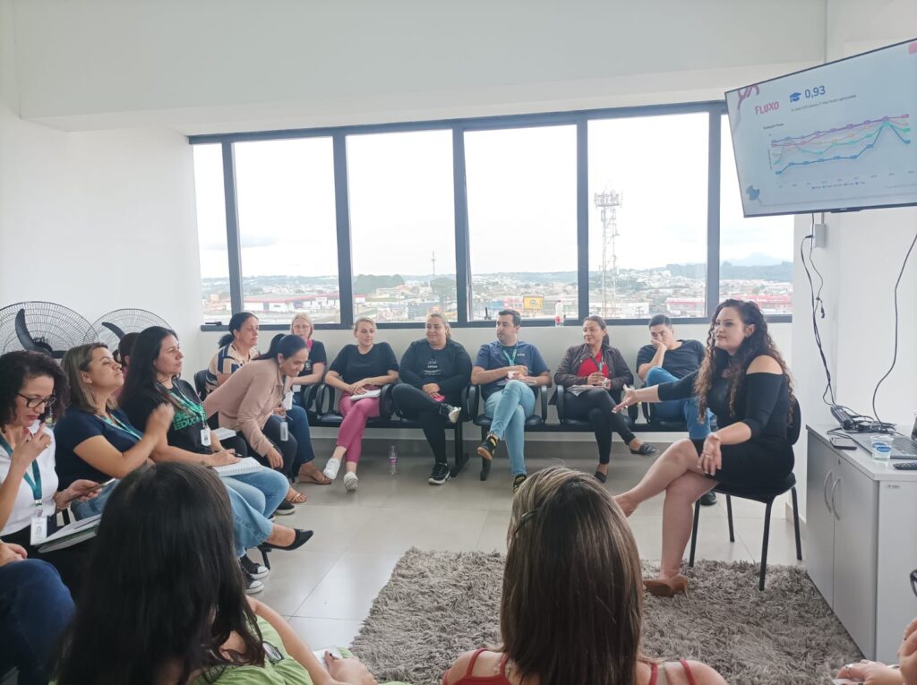 educacao:-formacao-sobre-o-ideb-promove-troca-de-conhecimentos-e-aprimoramento