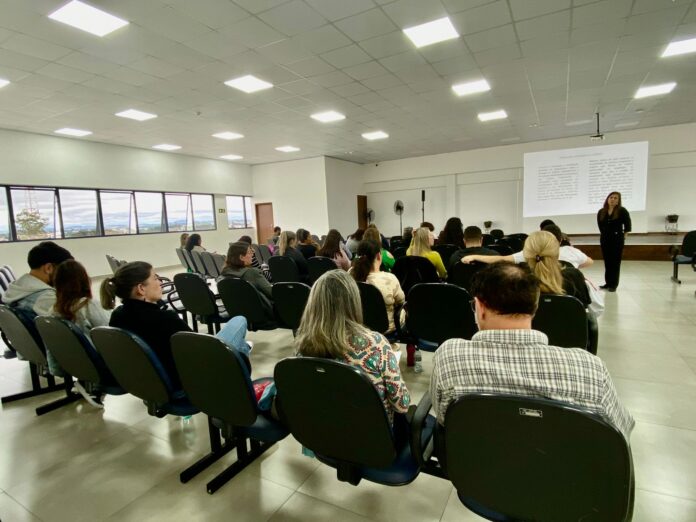 colombo-realiza-capacitacao-para-conselheiros-do-cmdca-em-parceria-com-a-assistencia-social