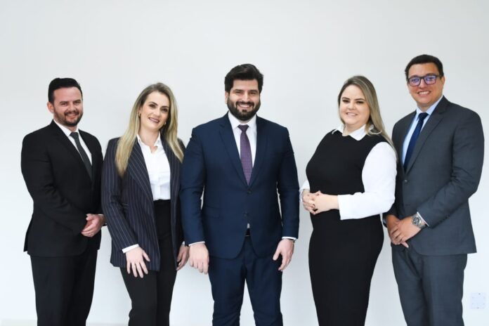 eleicoes-na-oab-subsecao-colombo-elege-chapa-xi-de-agosto-liderada-pelo-advogado-lucas-martins