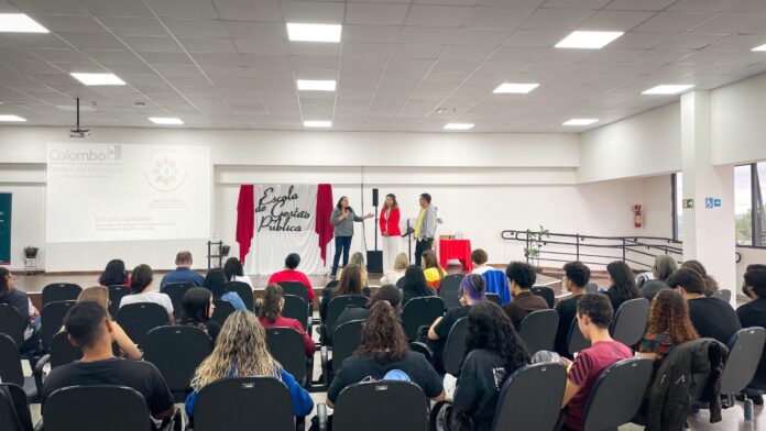 escola-de-gestao-publica-fecha-o-ano-com-formacao-alusiva-ao-dezembro-vermelho