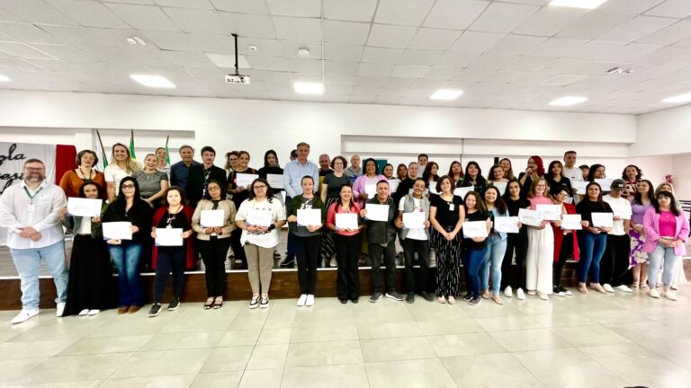 Escola de Gestão Pública encerra o ano com entrega de certificados Escola de Gestão Pública encerra o ano com entrega de certificados