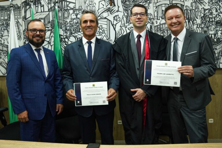 Prefeito Helder Lazarotto e vice Paulo Coradin são diplomados em cerimônia oficial em Colombo