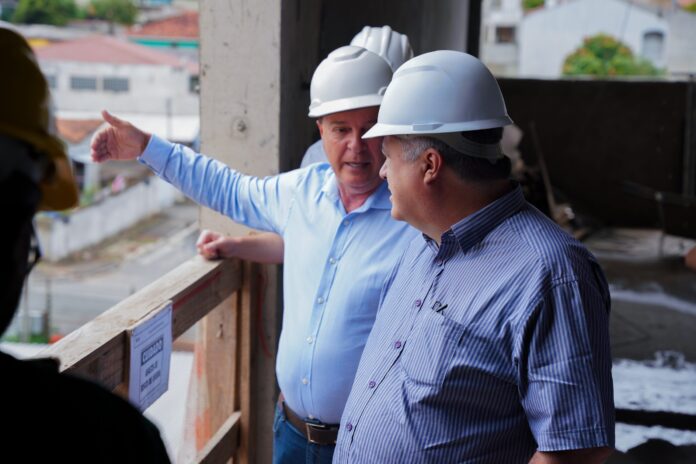 prefeito-helder-e-secretario-beto-preto-vistoriam-obras-do-novo-hospital-geral-de-colombo