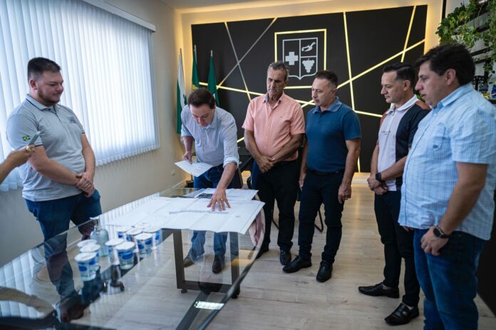 o-prefeito-helder-autoriza-o-inicio-das-obras-na-rua-ademar-bontorin