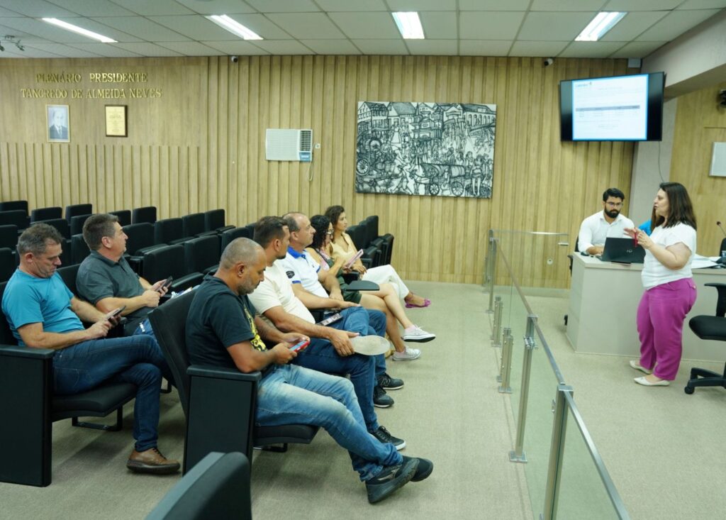colombo-realiza-audiencia-publica-para-avaliacao-das-metas-fiscais-de-2024