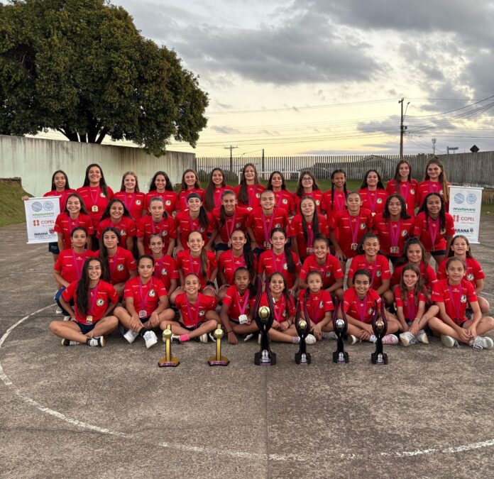 times-de-futsal-feminino-de-colombo-conquistam-titulos-em-competicao-estadual