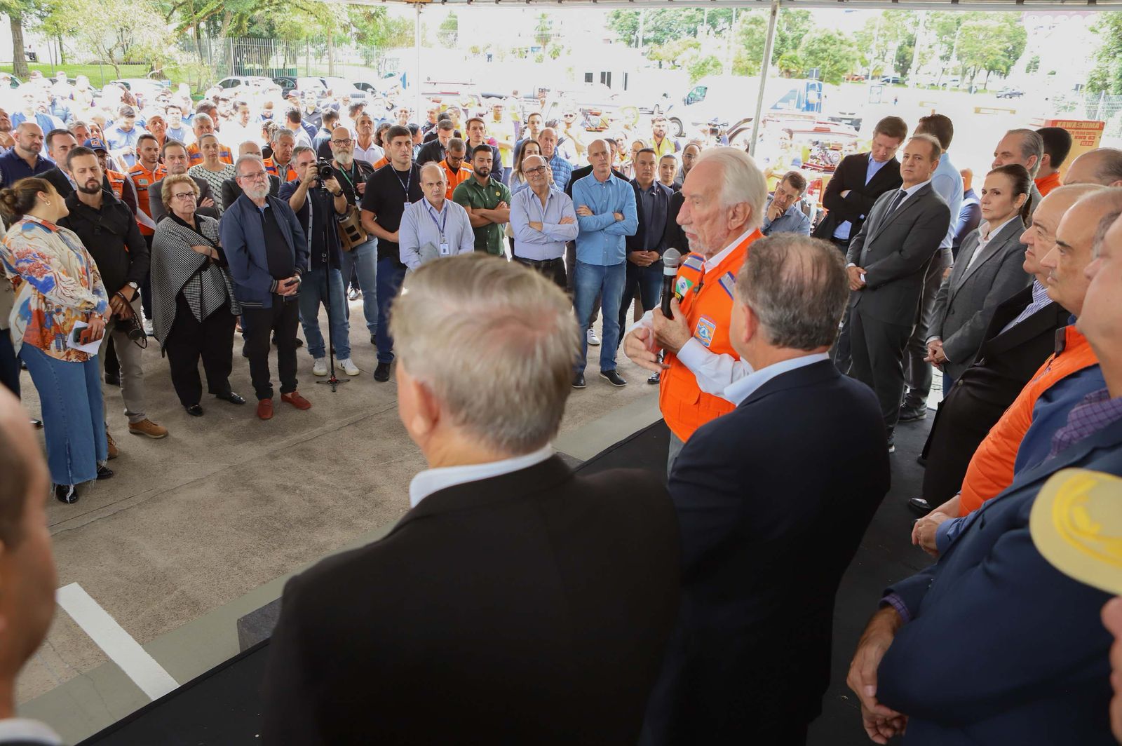 colombo-e-contemplada-com-equipamentos-para-combate-a-incendios-no-parana