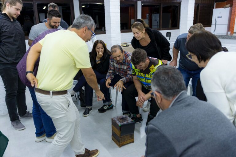 secretaria-de-meio-ambiente-incentiva-preservacao-de-nascentes-com-doacao-de-caixas-de-abelhas