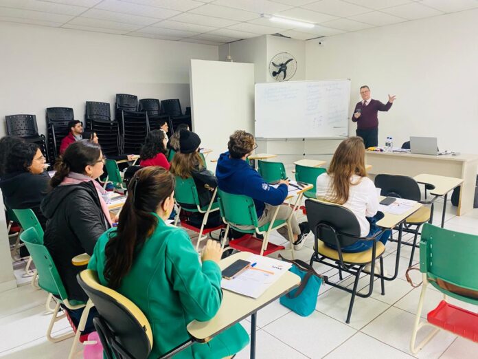 escola-de-gestao-publica-de-colombo-conclui-com-sucesso-mais-uma-turma-de-oratoria-avancada