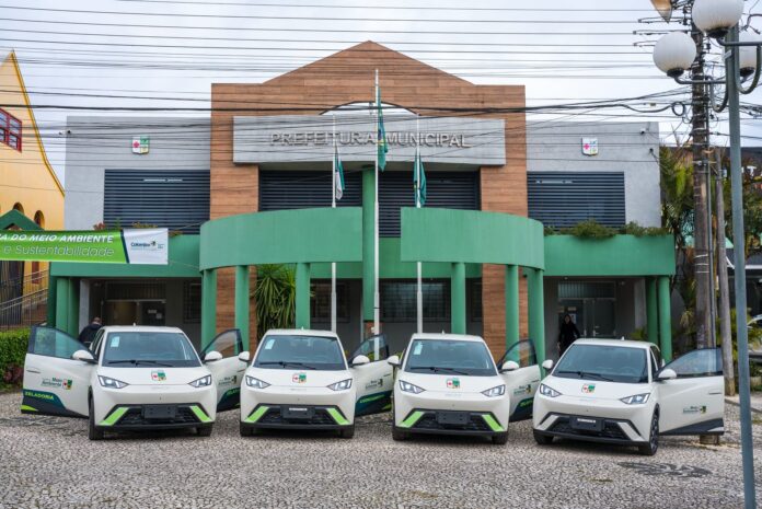 secretaria-de-meio-ambiente-moderniza-frota-com-veiculos-100%-eletricos