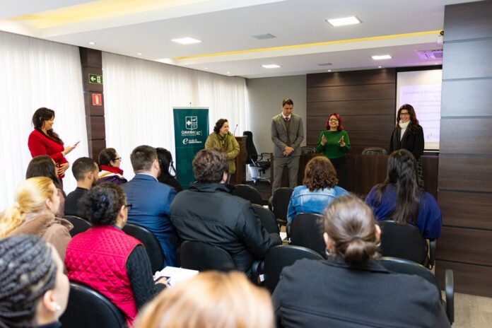 colombo-fortalece-protecao-as-criancas-com-workshop-sobre-adocao-e-assistencia-social