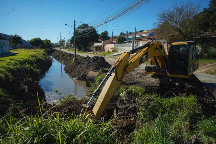 secretaria-de-meio-ambiente-realiza-acao-preventiva-na-rua-sudao,-no-bairro-rio-verde