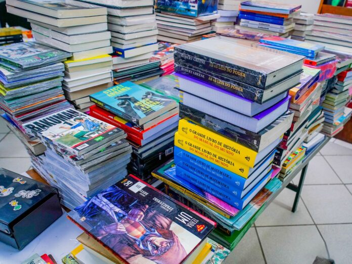 colombo-recebe-mil-livros-novos-por-meio-da-pnab