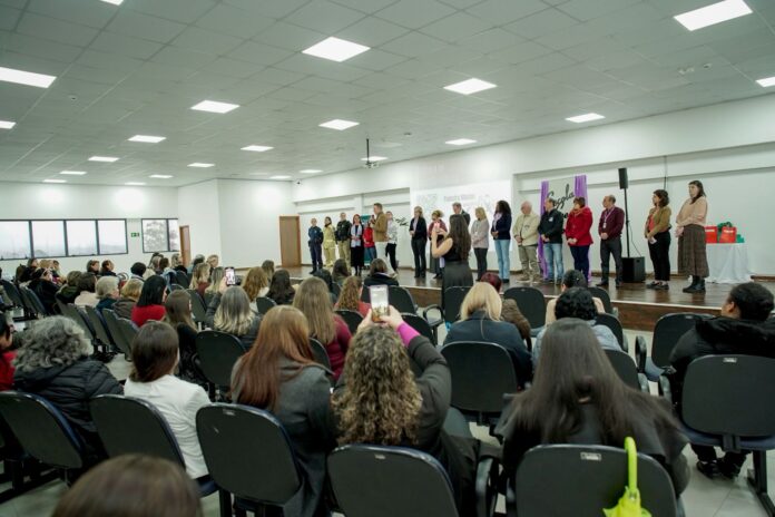 colombo-promove-serie-de-acoes-do-agosto-lilas-e-alcanca-mais-de-mil-pessoas