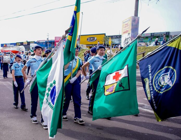 as-ruas-de-colombo-ficaram-verdes-e-amarelas
