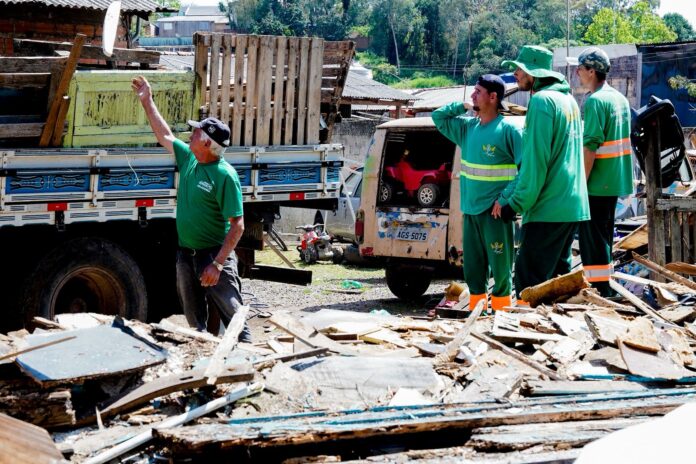 limpeza-preventiva-no-jardim-das-gracas-protege-moradores-e-preserva-o-rio-palmital
