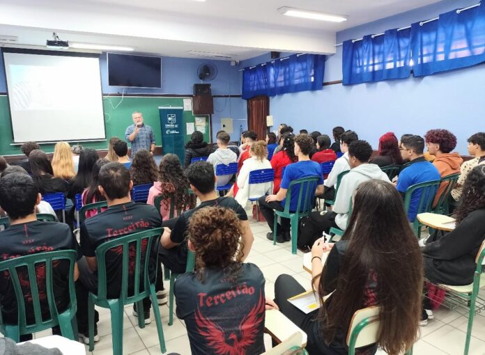 a-escola-de-gestao-publica-no-1°-forum-de-inovacao-e-tecnologia-de-colombo