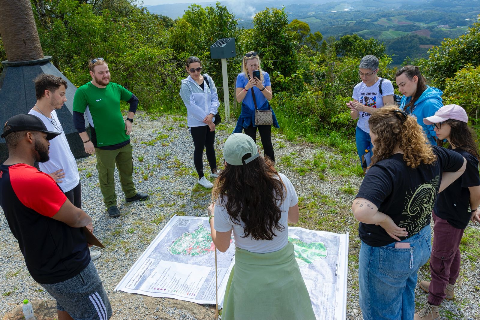 professores-participam-de-aula-de-campo-do-programa-conexao-crianca-&-natureza