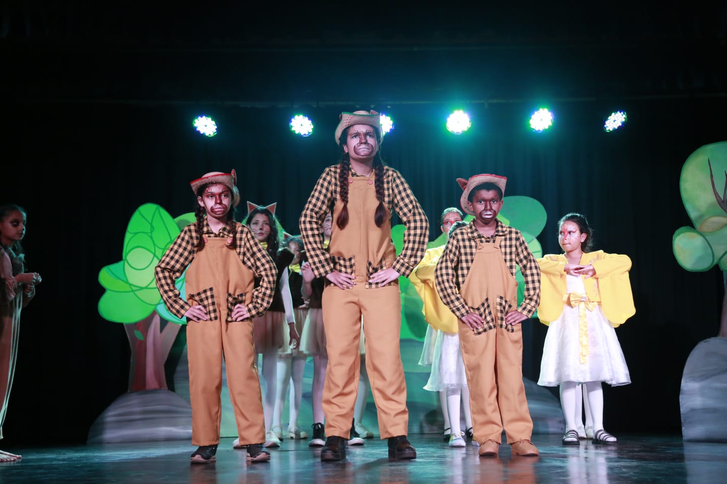 artistas-colombenses-garantem-quatro-premios-no-festival-de-teatro-de-pinhais