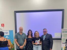 apoio-que-chega-aos-bairros:-prefeitura-entrega-celulares-a-entidades-sociais