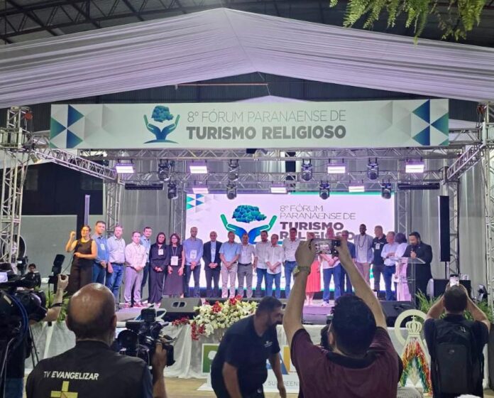 colombo-participa-do-8o-forum-paranaense-de-turismo-religioso-em-jacarezinho