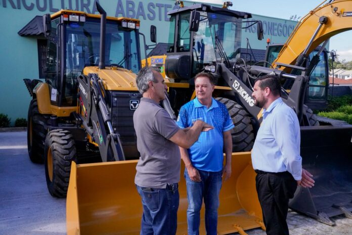 colombo-recebe-r$-3,7-milhoes-em-novos-maquinarios