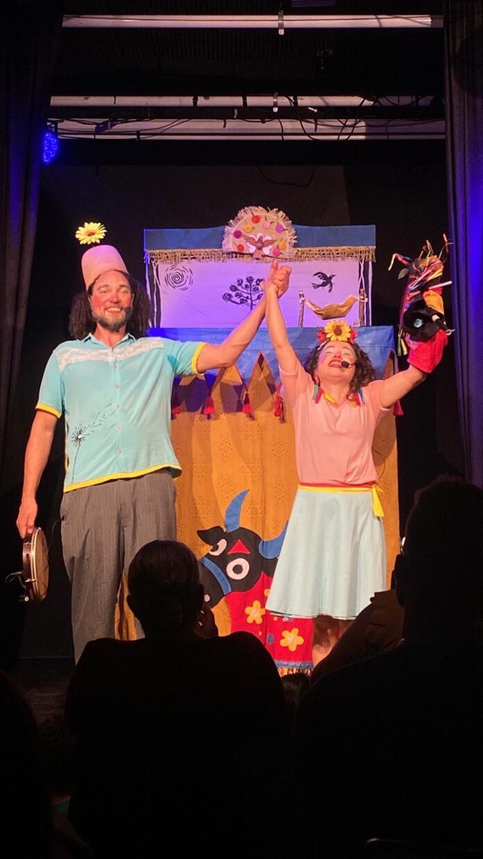 cerca-de-150-pessoas-acompanham-espetaculo-de-mamulengo-no-ceu-das-artes