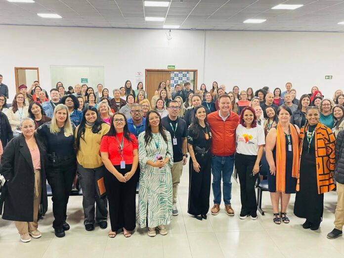 quem-cuida,-protege:-escola-de-gestao-publica-promove-reflexao-e-mobilizacao-no-maio-laranja