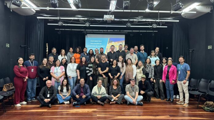 colombo-sedia-encontro-regional-e-debate-das-politicas-culturais-na-rmc