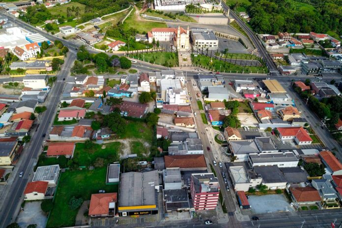 colombo-recebe-pesquisa-inedita-sobre-perfil-de-cuidadores-de-idosos-no-parana