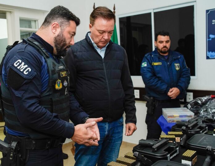 guarda-municipal-de-colombo-recebe-primeiro-lote-de-novas-armas-adquiridas-pela-prefeitura