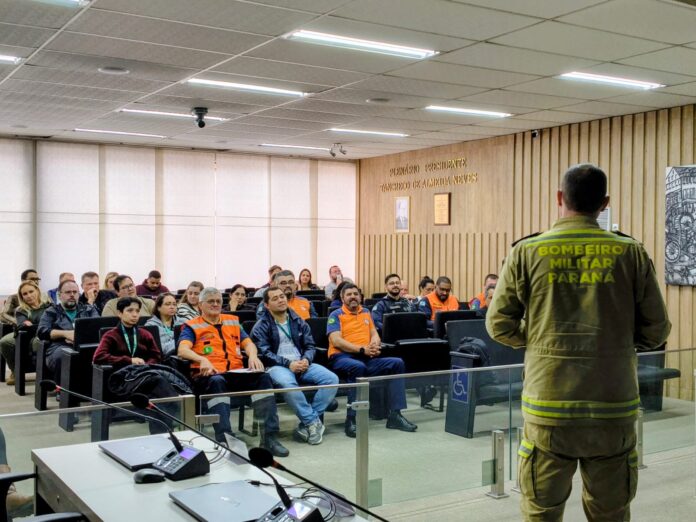 escola-de-gestao-publica-realiza-palestra-master-e-abre-oficialmente-o-agosto-cinza-em-colombo